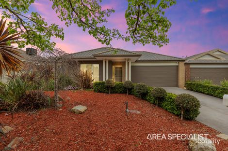 19 Camdolle Cl, Pakenham, VIC 3810