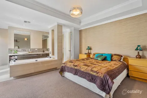 Property photo of 36 Lakeway Retreat Dawesville WA 6211