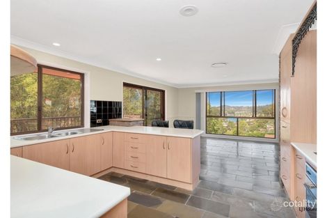 Property photo of 18 Bronzewing Close Elanora QLD 4221