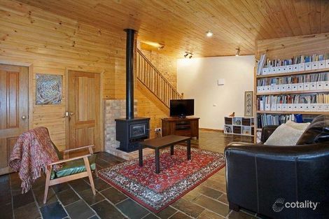 Property photo of 68 Melbourne Hill Road Warrandyte VIC 3113
