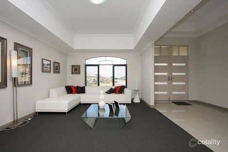 Property photo of 7 Martini Way Tapping WA 6065