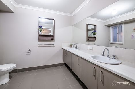 Property photo of 28 Wild Scotchman Way Cranbourne East VIC 3977