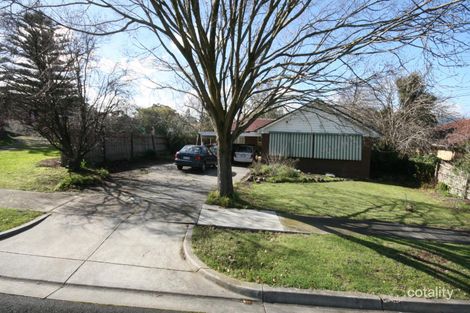 17 Ulysses Ave, Croydon South, VIC 3136