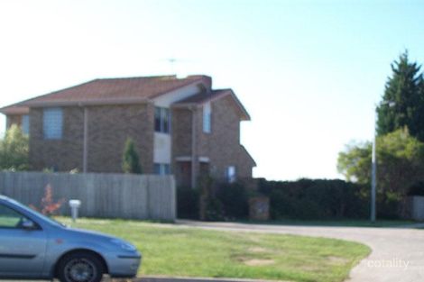 2/12 Bramwell Cl, Endeavour Hills, VIC 3802