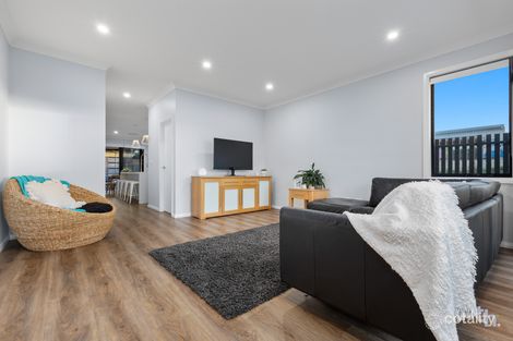 Property photo of 63 McKendry Drive Cameron Park NSW 2285