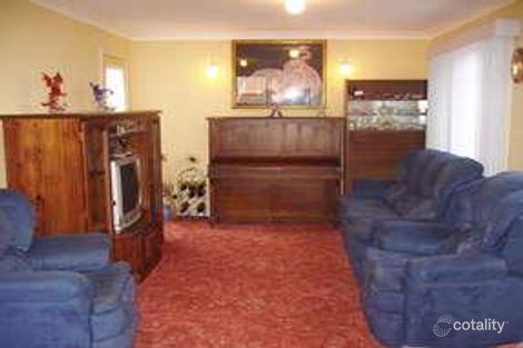 Property photo of 12 Ashmore Crescent Kanahooka NSW 2530