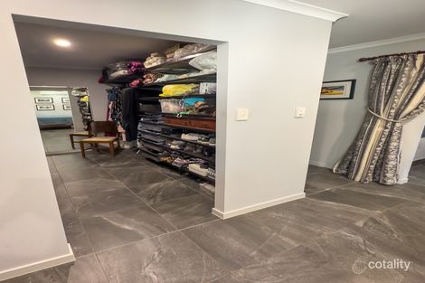 8 Serissa St, Mooroobool, QLD 4870