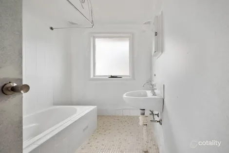 Property photo of 5 Maitland Way Airds NSW 2560