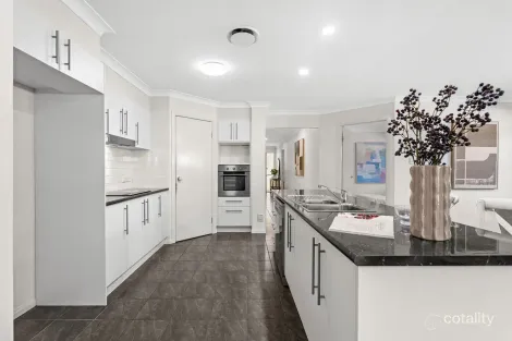 Property photo of 4 Cimmaron Circuit Thornlands QLD 4164
