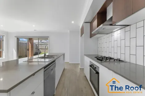 Property photo of 4 Signallers Street Mambourin VIC 3024