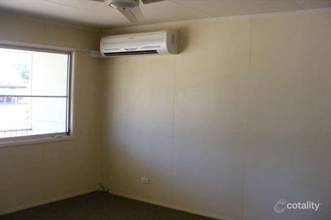Property photo of 25 Beardmore Crescent Dysart QLD 4745