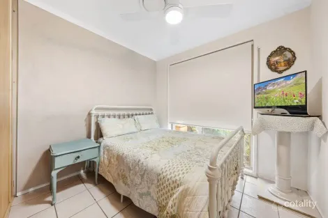 Property photo of 2 Garreffa Close Edensor Park NSW 2176