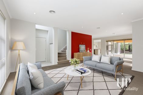 18 Pebble Beach Pl, Heatherton, VIC 3202