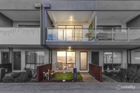 Property photo of 16 Rubus Way Pakenham VIC 3810