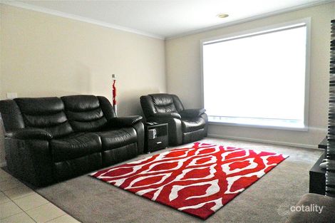 Property photo of 15 Killarney Crescent Pakenham VIC 3810