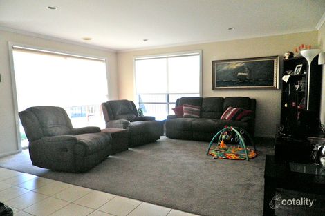 Property photo of 15 Killarney Crescent Pakenham VIC 3810