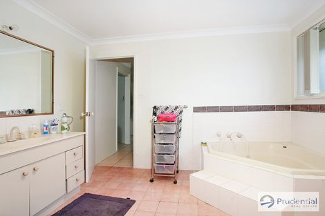 Property photo of 33 Tamworth Crescent Hoxton Park NSW 2171