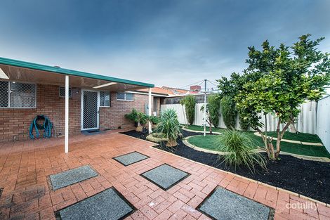 2/311 Wharf St, Queens Park, WA 6107