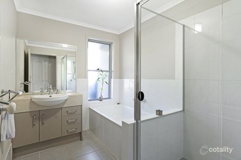 Property photo of 22 Lawley Crescent Pacific Pines QLD 4211