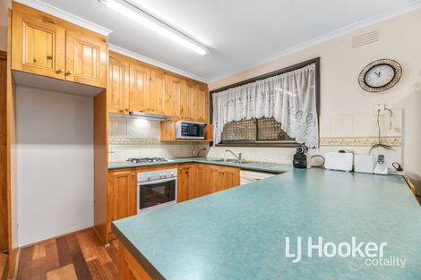 Property photo of 15 Somerville Road Hampton Park VIC 3976