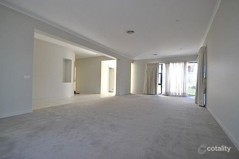 Property photo of 2 San Lorenzo Court Heatherton VIC 3202