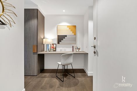 Property photo of 1401/8 Bowen Crescent Melbourne VIC 3004