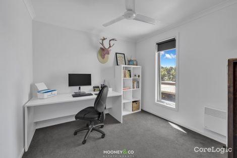 Property photo of 8 Nanea Path Cranbourne VIC 3977