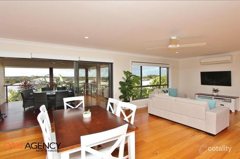 Property photo of 18 St Lucia Place Bonny Hills NSW 2445