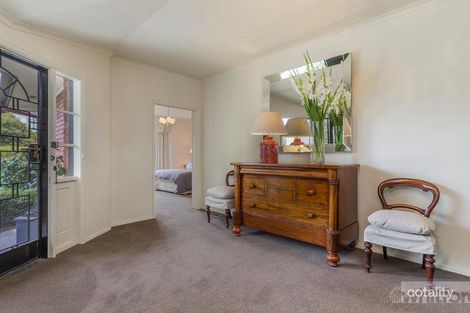 4 Retreat Rd, Newtown, VIC 3220
