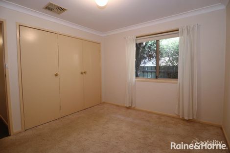 Property photo of 16 Ceduna Street Mount Austin NSW 2650