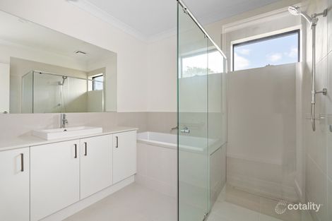 Property photo of 2/48 Aqueduct Road Langwarrin VIC 3910