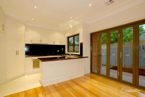 Property photo of 2/7 Whittens Lane Doncaster VIC 3108