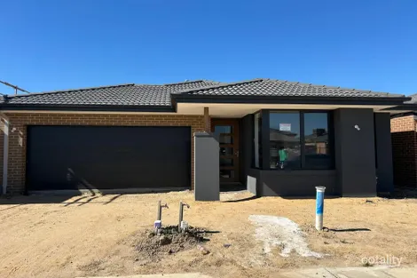 8 Colca Rd, Clyde, VIC 3978