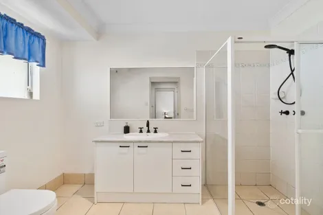 Property photo of 4 Wattle Grove Drive Ningi QLD 4511