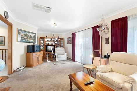 Property photo of 18 Conran Avenue Endeavour Hills VIC 3802