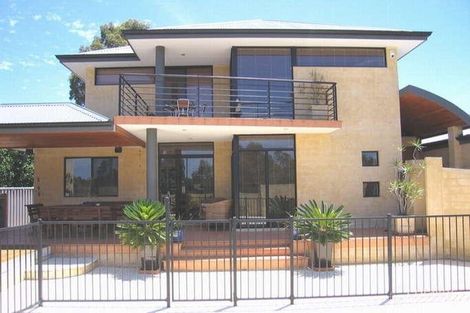 24 Rivermoor Loop, Riverton, WA 6148