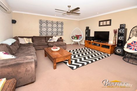 Property photo of 53 Lakeshore Place Little Mountain QLD 4551