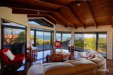 Property photo of 14 Crusoe Court Castaways Beach QLD 4567