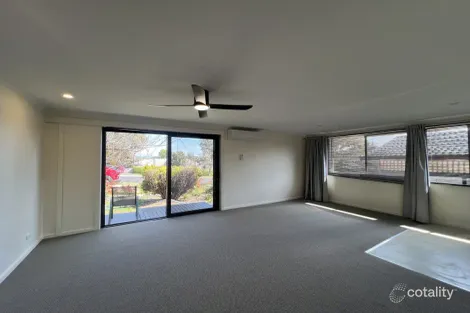 Property photo of 114 Hopetoun Circuit Yarralumla ACT 2600