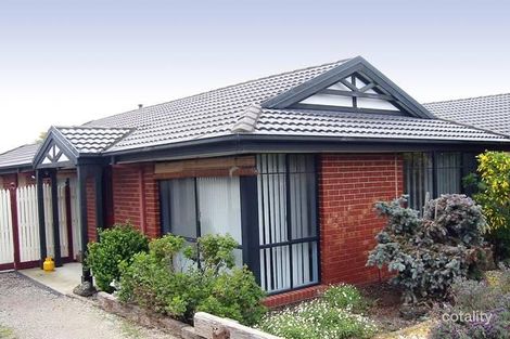 Property photo of 19 Nana Walk Narre Warren South VIC 3805