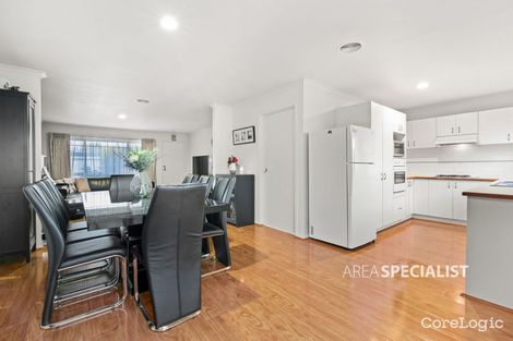Property photo of 15/8 Monteith Crescent Endeavour Hills VIC 3802