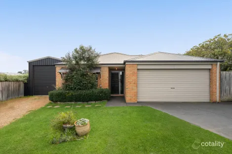 15 SKIPTON ST, DROUIN, VIC 3818