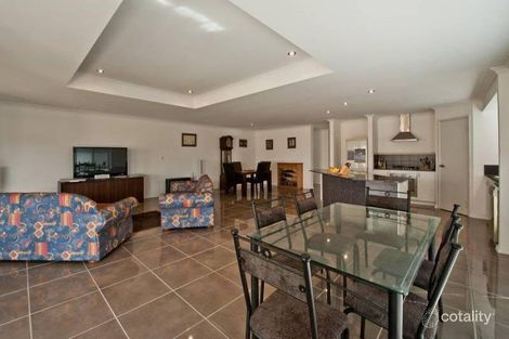 17 Vancouver Pde, Wanneroo, WA 6065