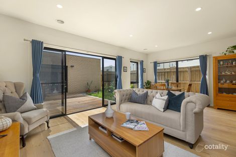 Property photo of 11 Fairview Crescent Avondale Heights VIC 3034