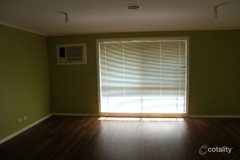 Property photo of 19 Mirabella Close Werribee VIC 3030