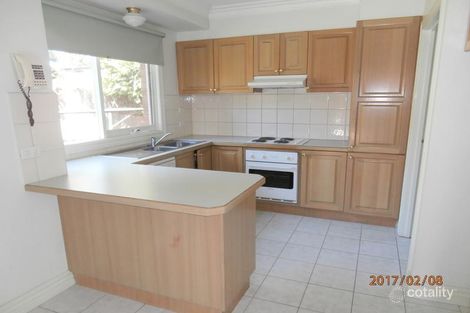 Property photo of 2/24 Eldale Avenue Greensborough VIC 3088