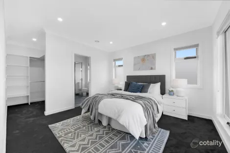 Property photo of 4 Woodman Circuit Wollert VIC 3750