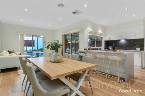 Property photo of 10 Sovereign Place Wantirna South VIC 3152