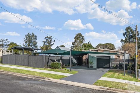 25 Russell St, The Oaks, NSW 2570