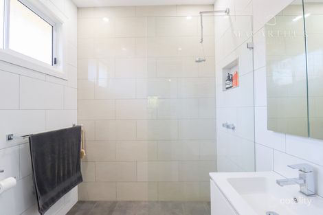 Property photo of 11 Heath Street Turvey Park NSW 2650